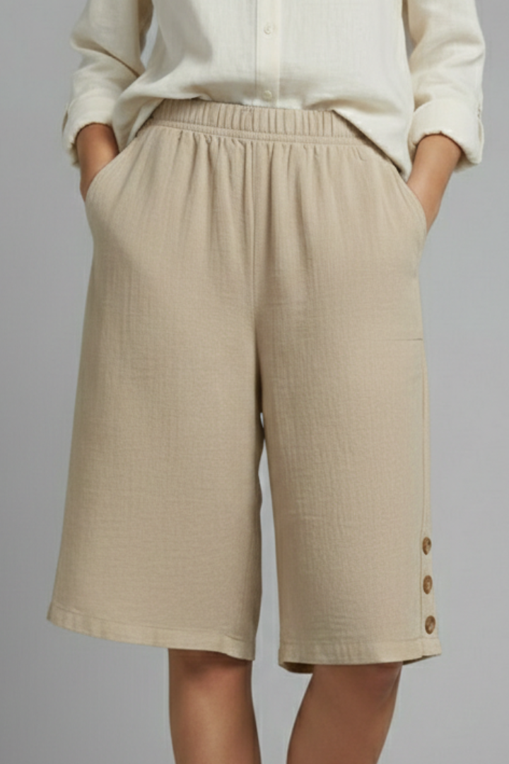 Mia | Casual Knee-Length Shorts with Button Detail 7