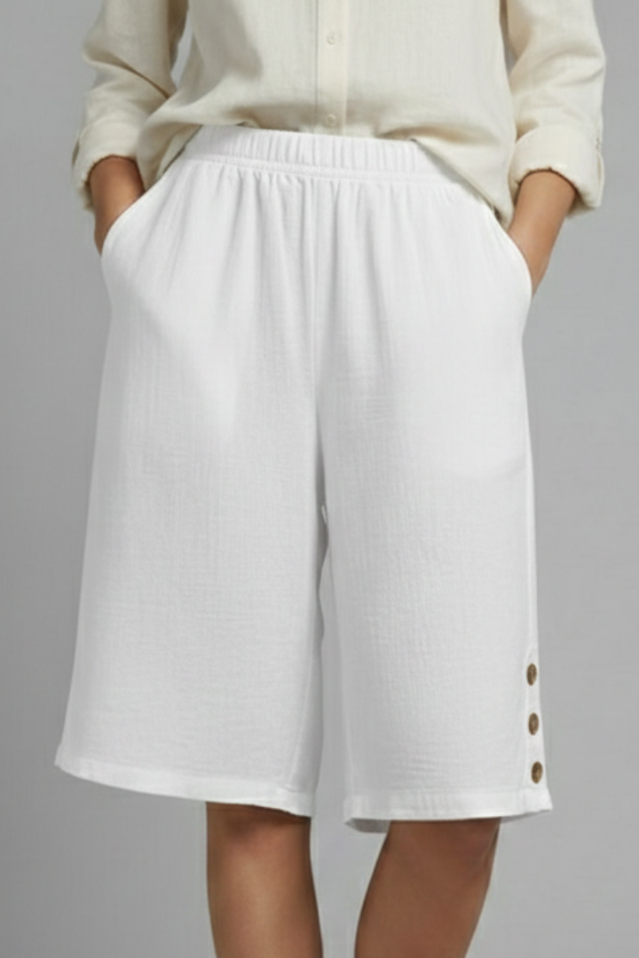 Mia | Casual Knee-Length Shorts with Button Detail 8