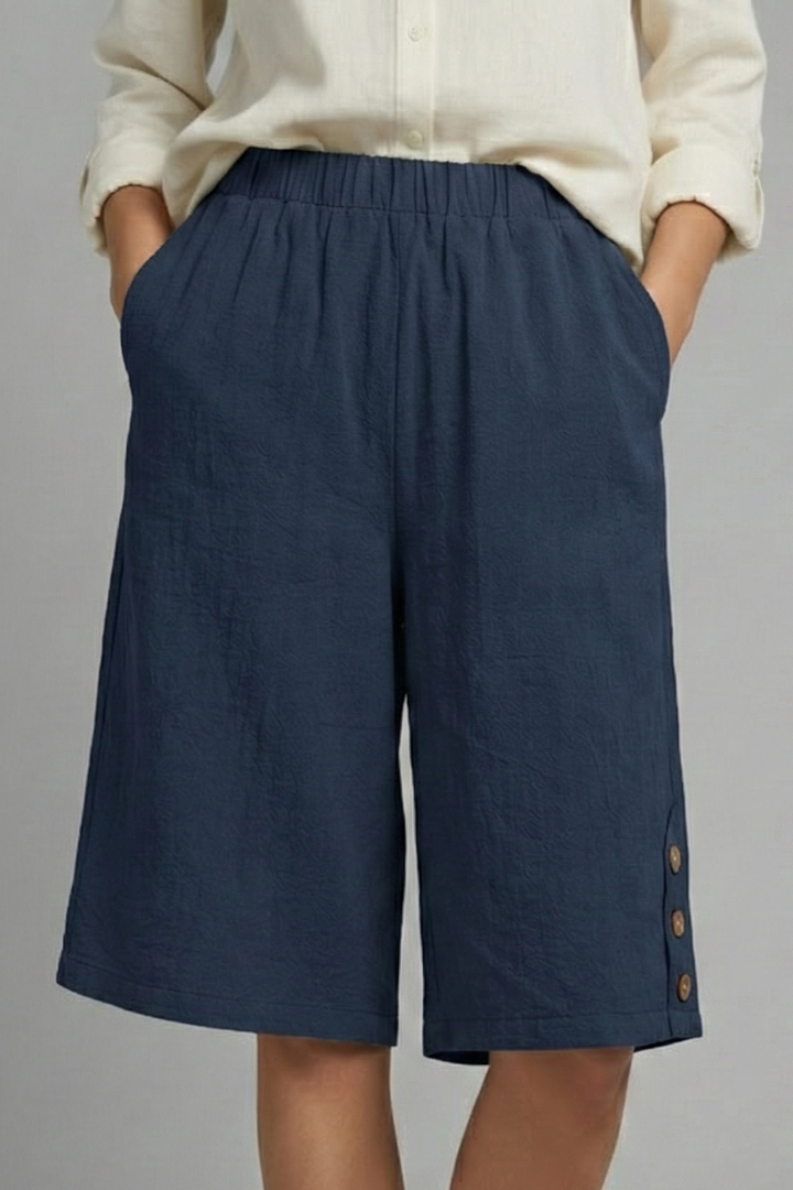 Mia | Casual Knee-Length Shorts with Button Detail 9