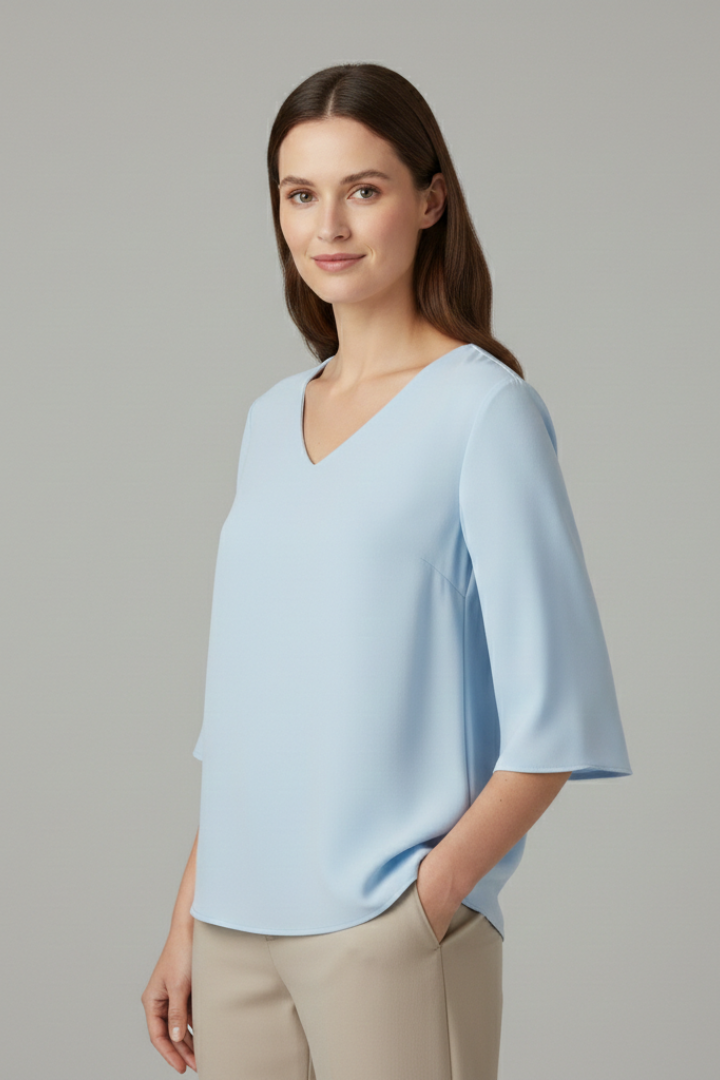 Mia | Casual Relaxed White Blouse with V-Neck and Three-Quarter Sleeves 1