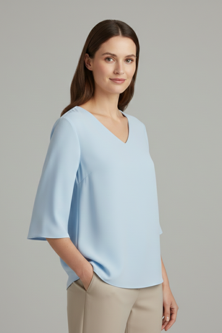 Mia | Casual Relaxed White Blouse with V-Neck and Three-Quarter Sleeves 2
