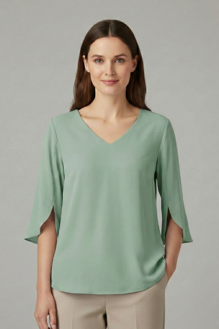 Mia | Casual Relaxed White Blouse with V-Neck and Three-Quarter Sleeves 7
