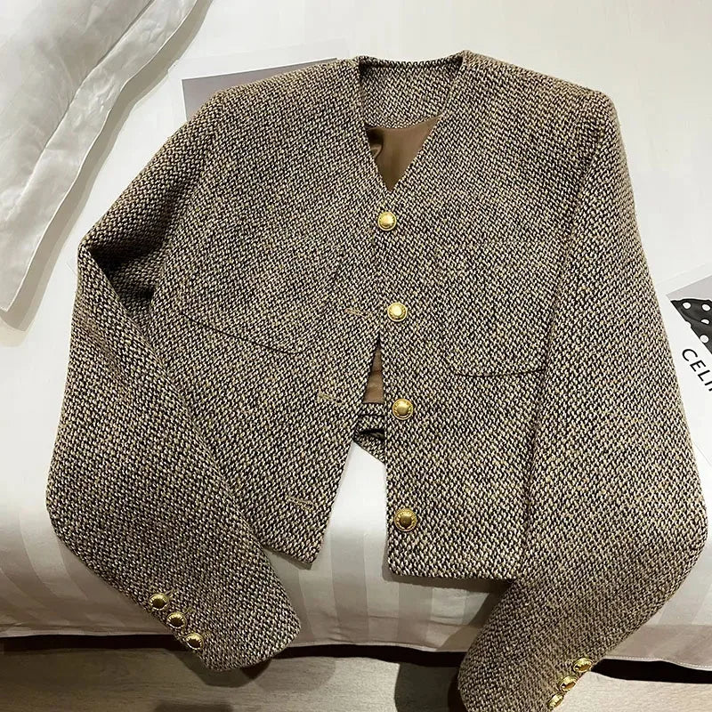 Mia | Chic Tailored Cropped Blazer for Women in Black 3