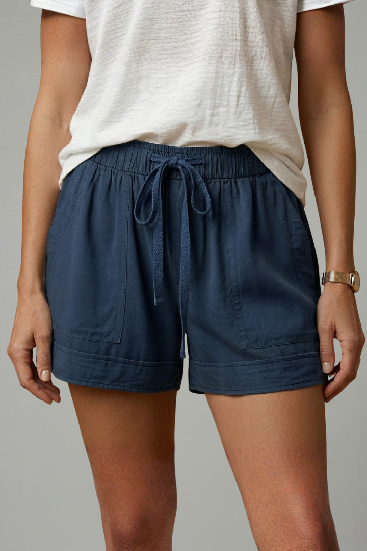 Mia | Comfortable Relaxed Fit Shorts with Pockets 15