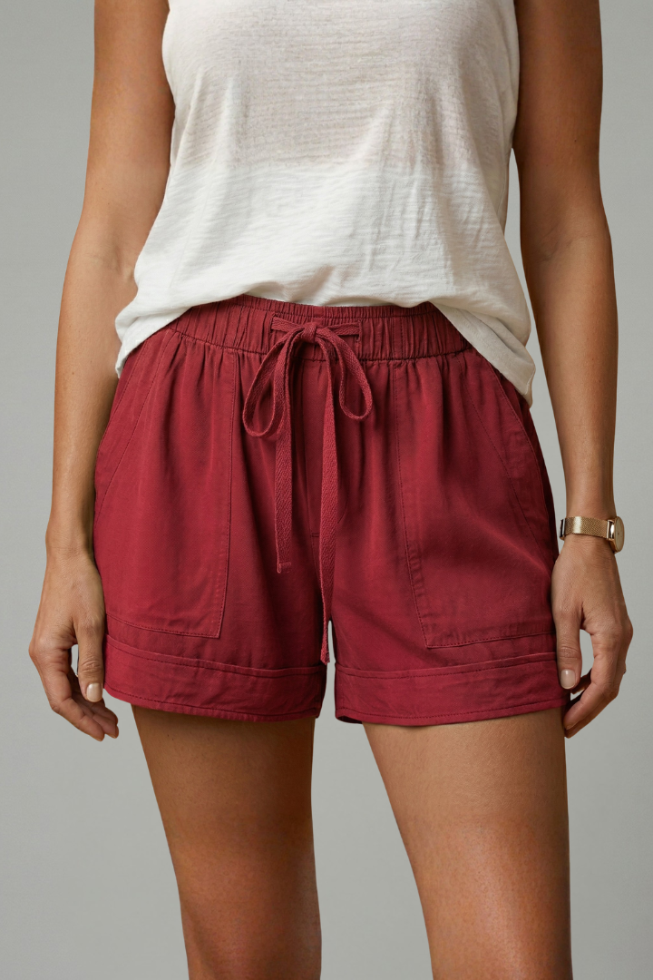 Mia | Comfortable Relaxed Fit Shorts with Pockets 16