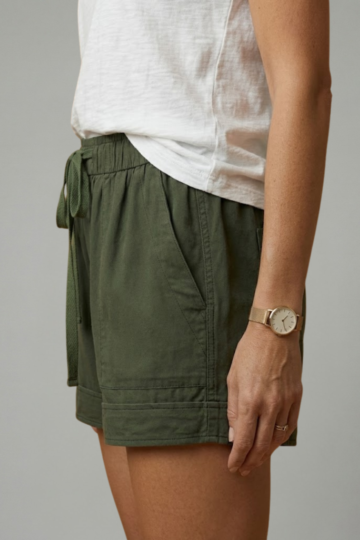 Mia | Comfortable Relaxed Fit Shorts with Pockets 3