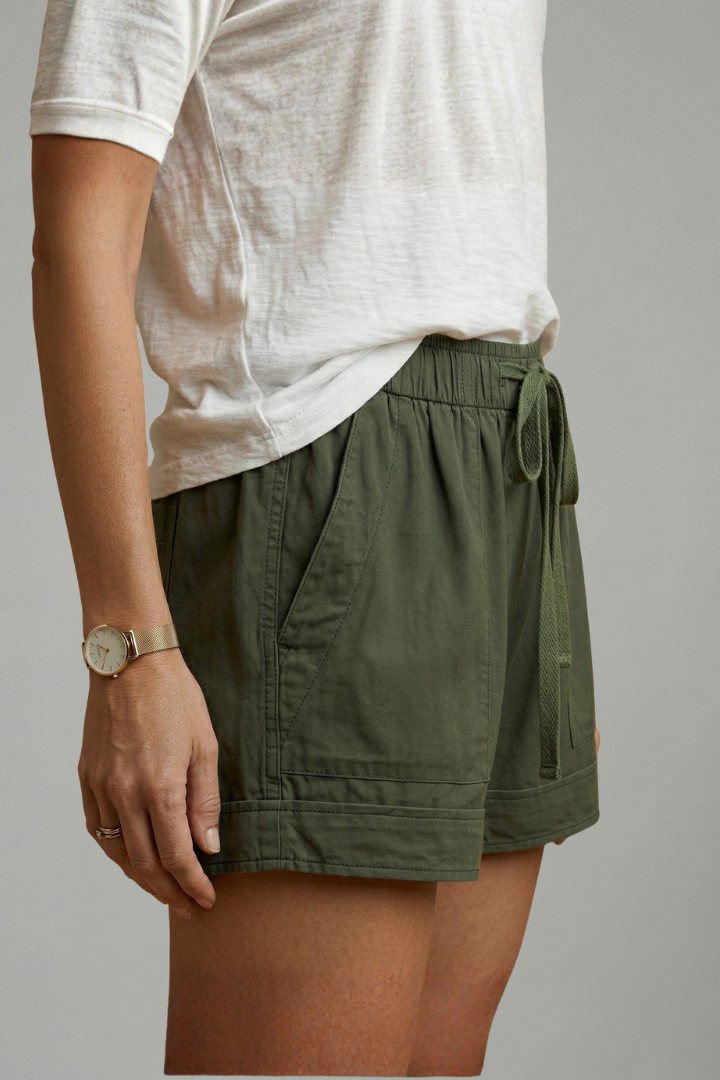 Mia | Comfortable Relaxed Fit Shorts with Pockets 4