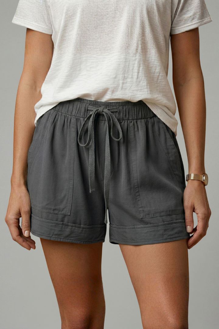 Mia | Comfortable Relaxed Fit Shorts with Pockets 6