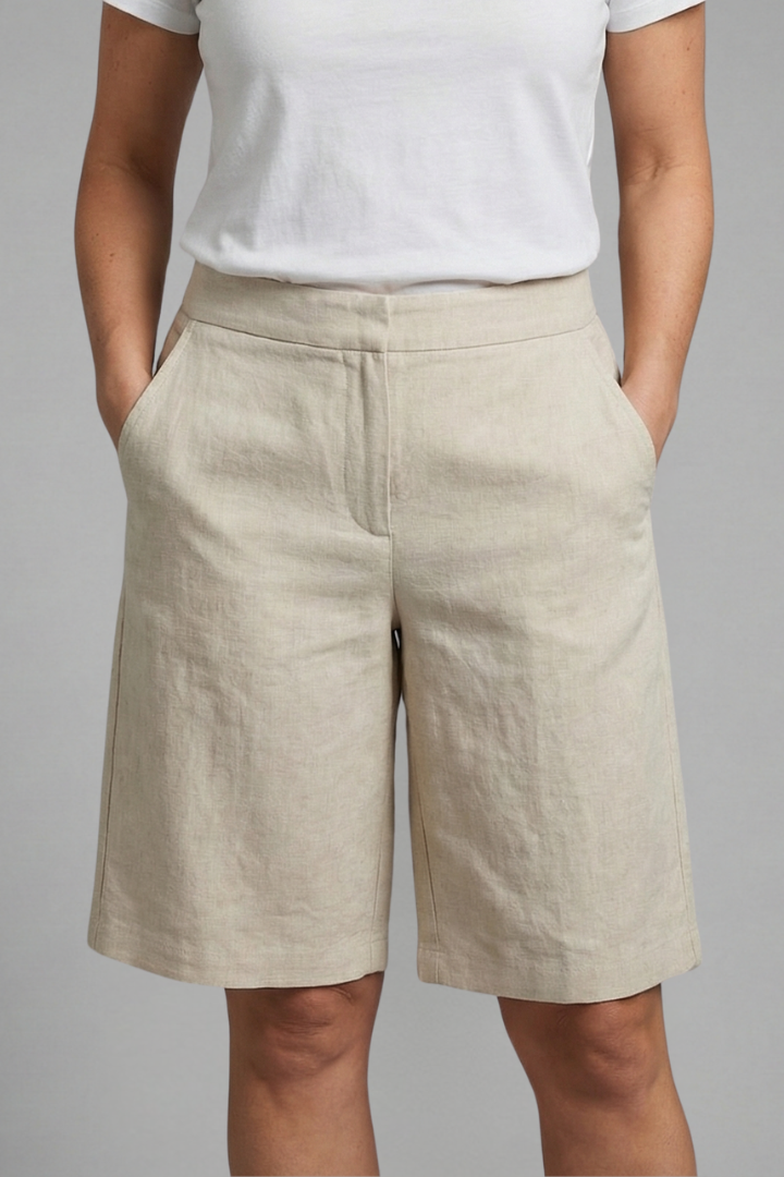 Mia | Comfortable Stretch Mid-Rise Shorts with Pockets 0