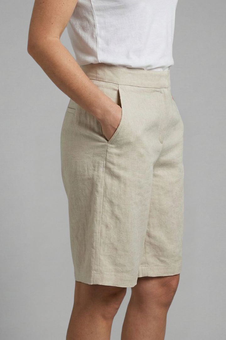 Mia | Comfortable Stretch Mid-Rise Shorts with Pockets 2