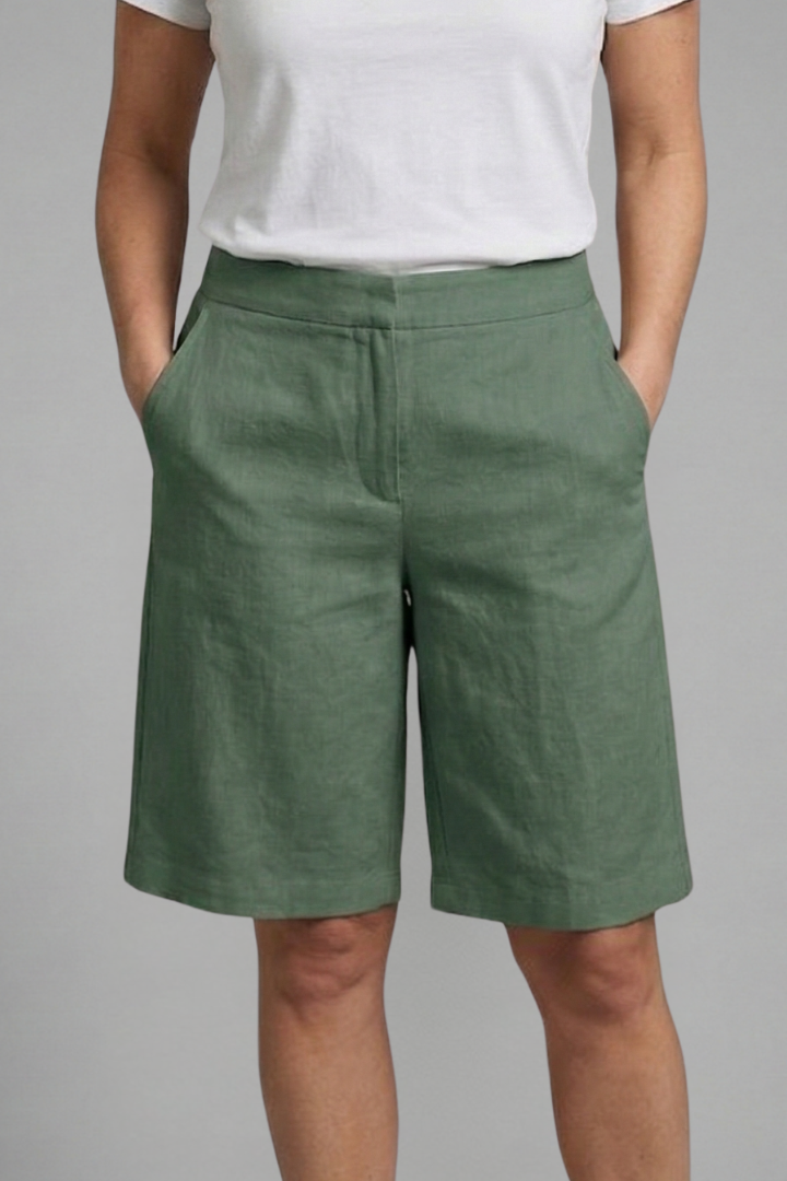 Mia | Comfortable Stretch Mid-Rise Shorts with Pockets 6