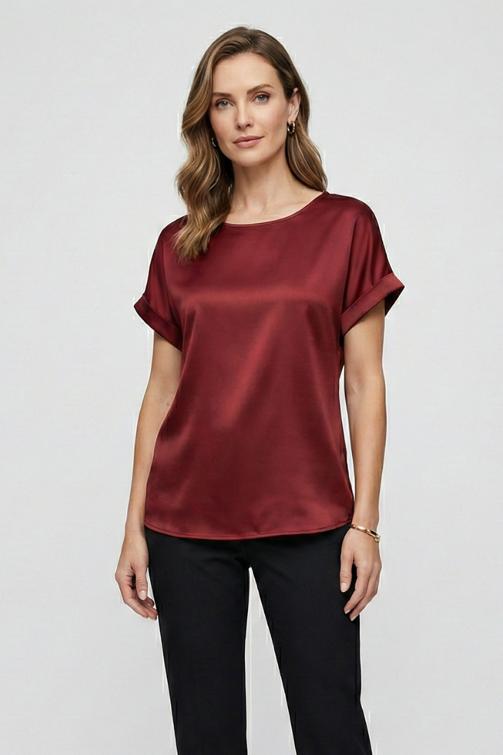 Mia | Elegant Drop-Shoulder Round Neck T-shirt 0