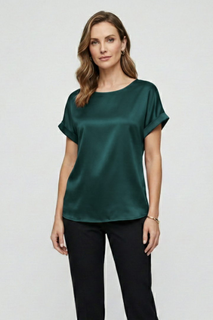 Mia | Elegant Drop-Shoulder Round Neck T-shirt 9
