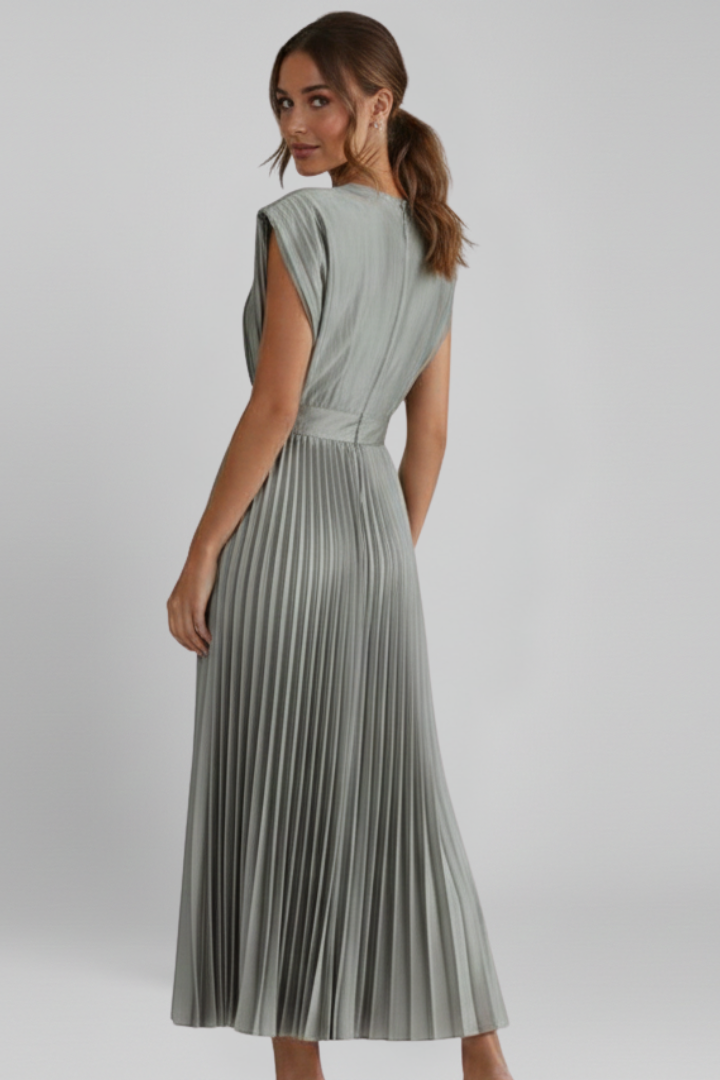 Mia | Elegant Sleeveless Pleated Midi Dress 3
