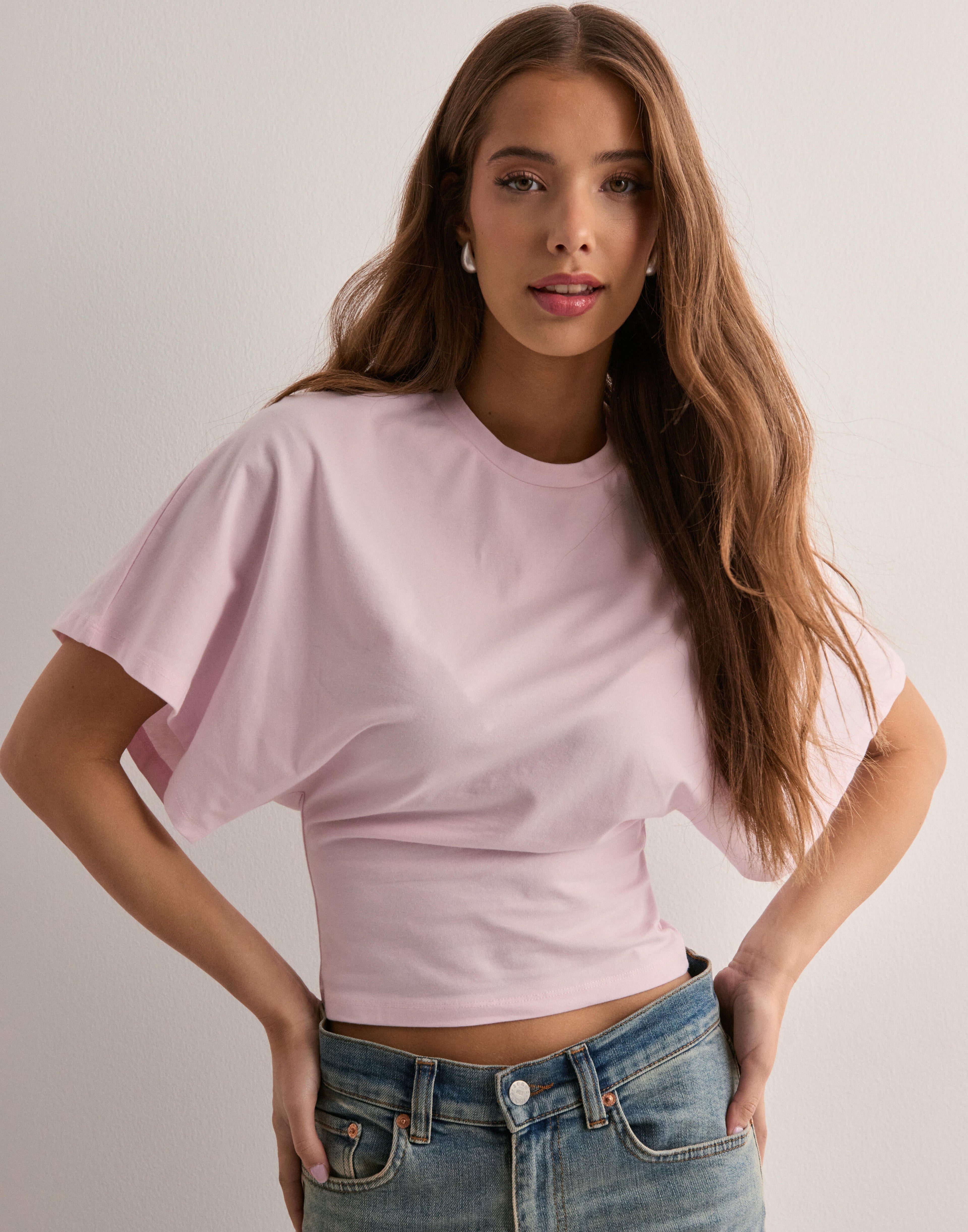 Mia | Stylish Fitted T-Shirt with Flared Sleeves 3