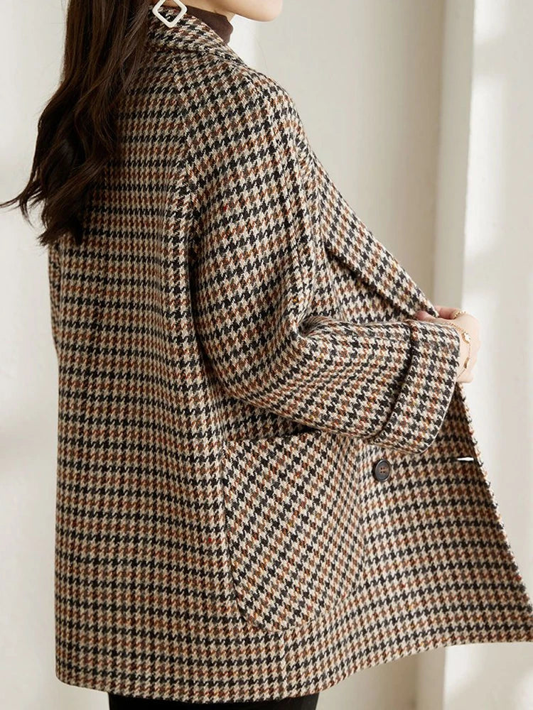 Mia | Stylish Long Checkered Womens Blazer for Fall and Winter 2