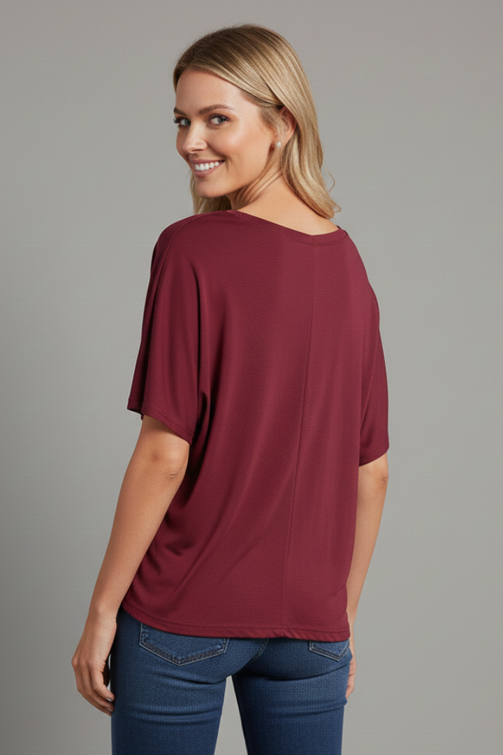 Mia | Stylish Loose Fit Asymmetric T-shirt 1