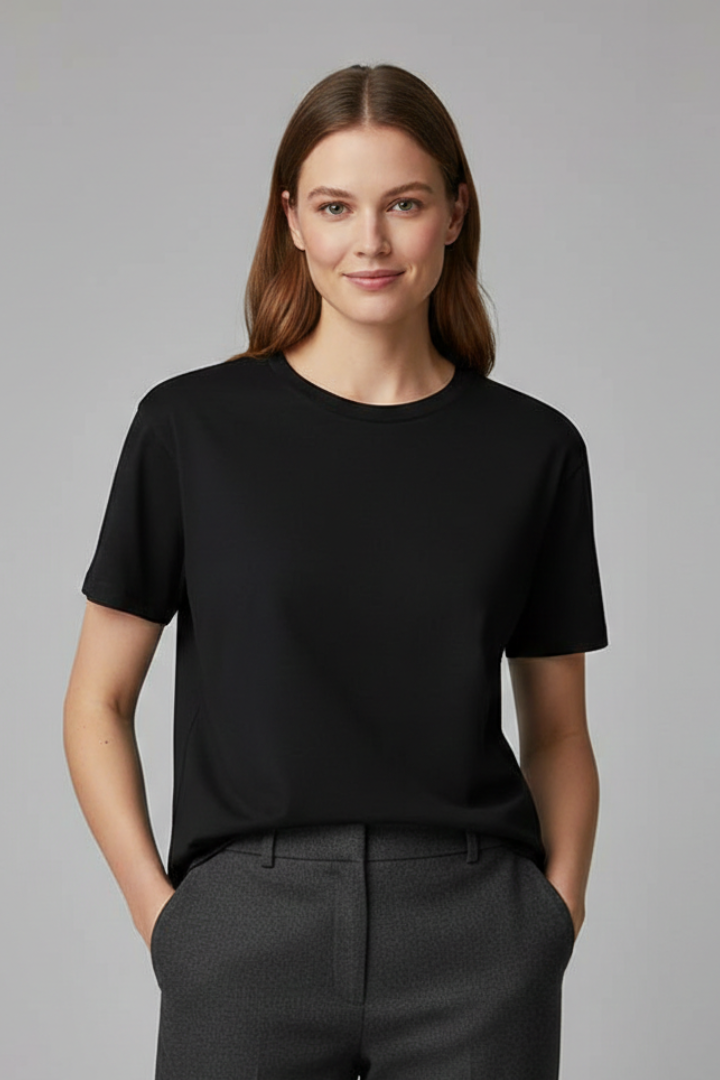 Sophie | Versatile Relaxed Women's T Shirt with Round Neckline 1