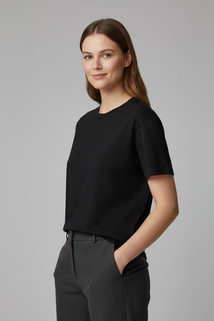 Sophie | Versatile Relaxed Women's T Shirt with Round Neckline 2